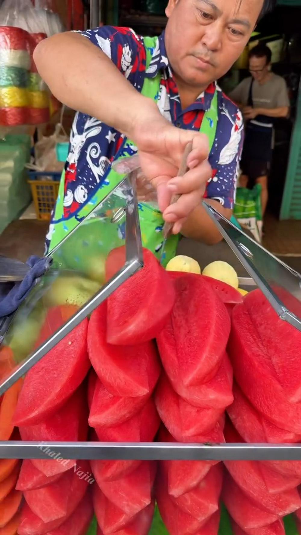 Fresh & Juicy Thai Fruit for Just 60 Cents! #watermelon #fruitfresh #fruitcutting #mango