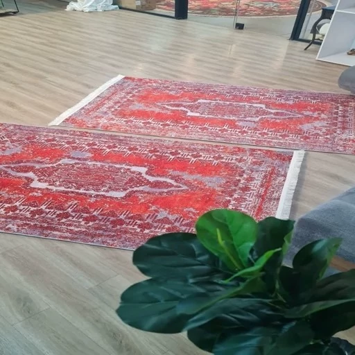 فرشینه مخمل ترک ترمزدار H444 قرمز سنتی ضد پرز و ضد لغزش لایه میانی PVC+NMD 1000 گرم سایزهای متنوع، تصویر ۱